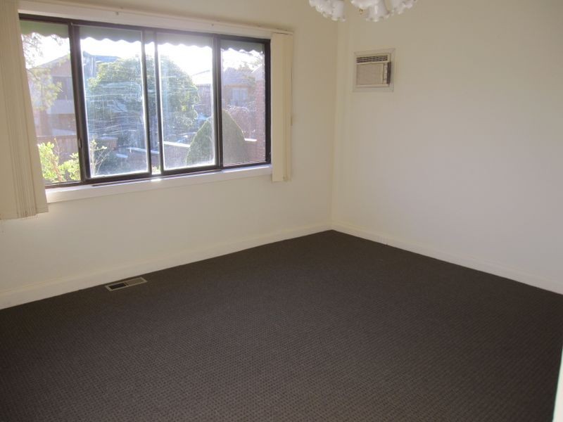 16 Ash Grove, Caulfield South VIC 3162