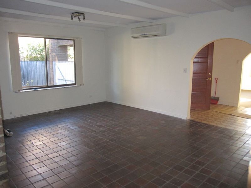 16 Ash Grove, Caulfield South VIC 3162