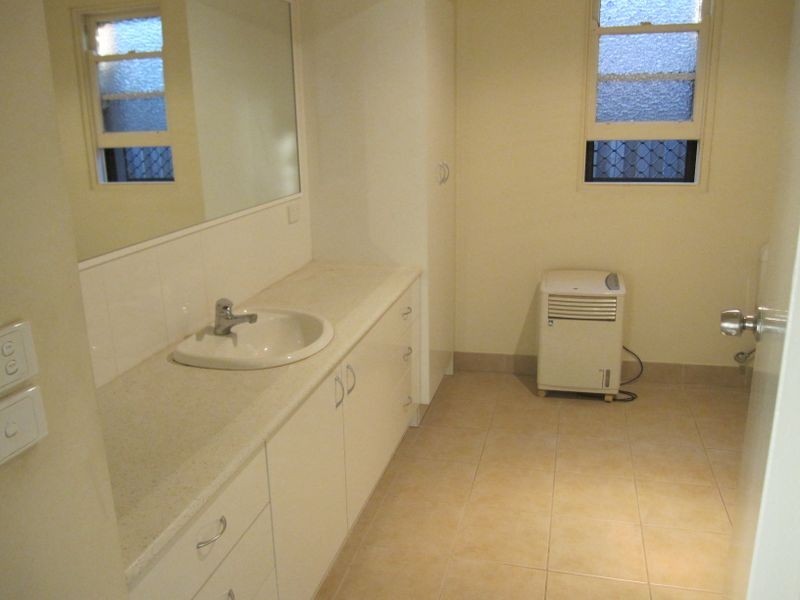 16 Ash Grove, Caulfield South VIC 3162