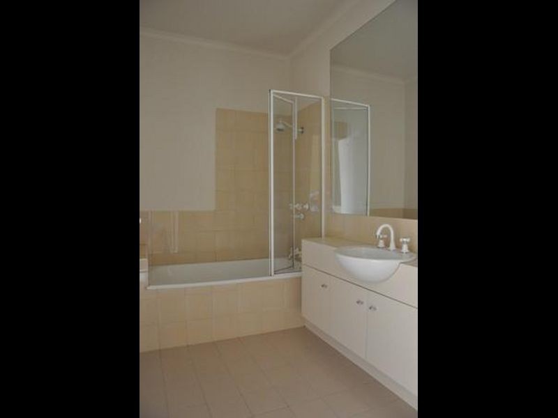 18/1 Ripley Grove, Caulfield North VIC 3161