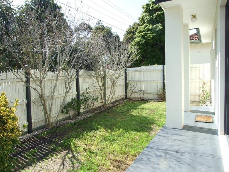 76 Burrindi Road, Caulfield South VIC 3162