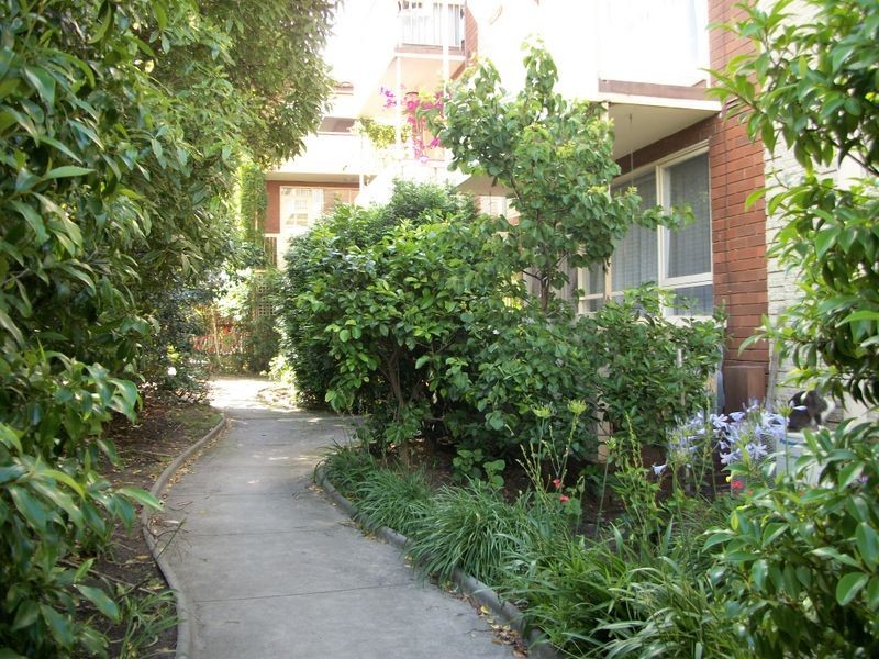 4/44 Westbury Street, St Kilda East VIC 3183