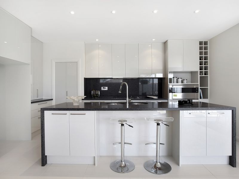 6B Holland Grove, Caulfield North VIC 3161