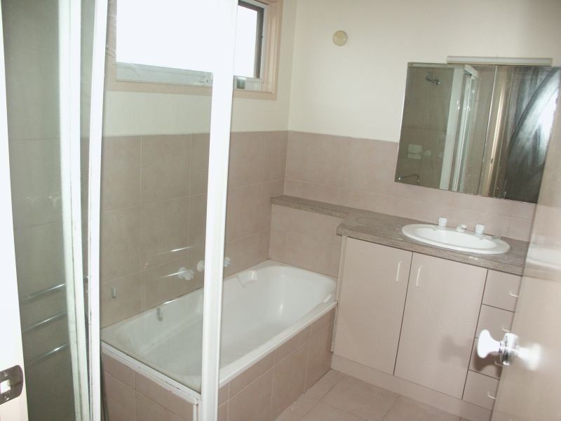 1/106 Oakleigh Road, Carnegie VIC 3163