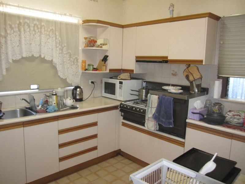 24 Leonard Street, Burwood VIC 3125