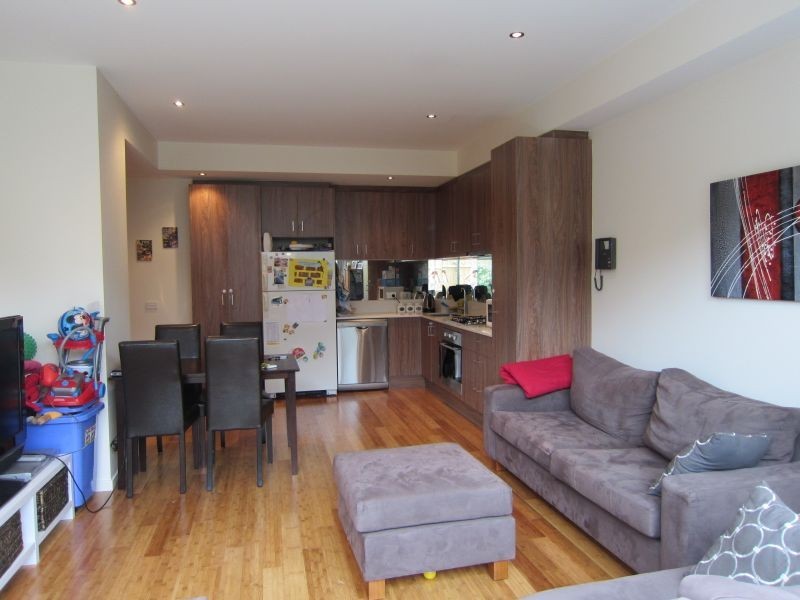 4/7 Maroona Road, Carnegie VIC 3163