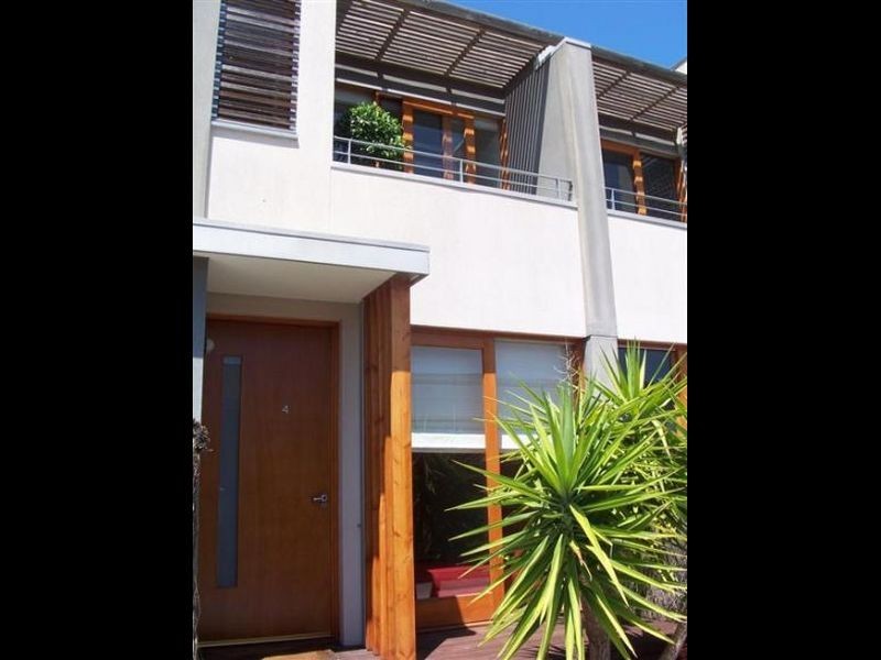 4/12 Wyuna Road, Caulfield North VIC 3161