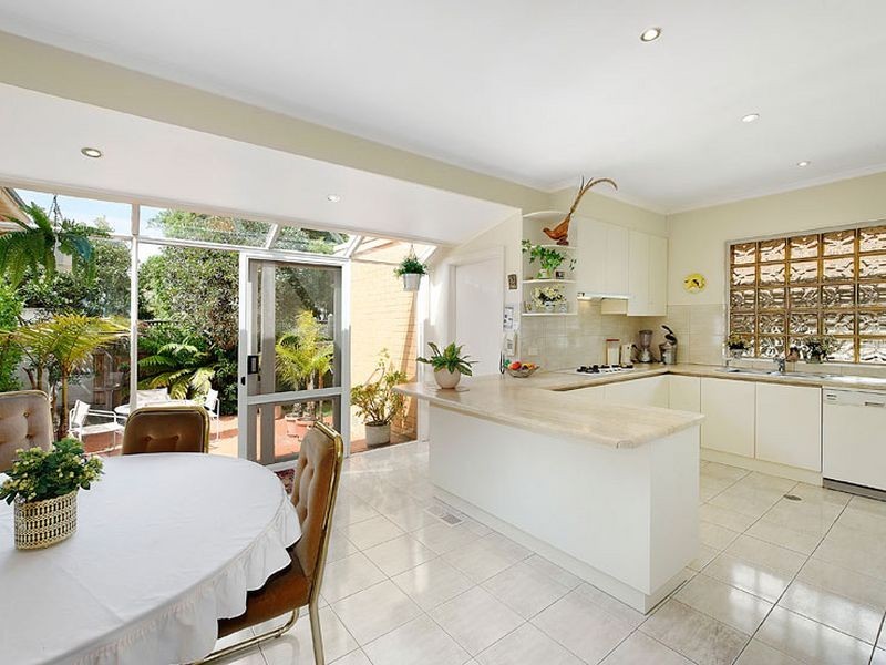 35 Balaclava Road, St Kilda East VIC 3183