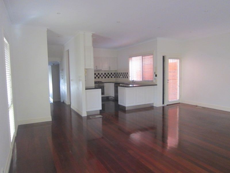 2 Aileen Avenue, Caulfield South VIC 3162
