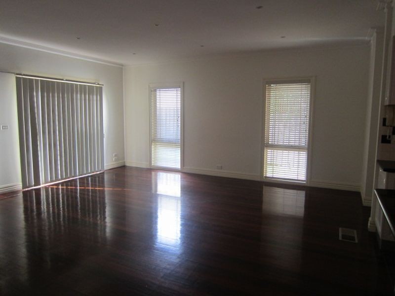 2 Aileen Avenue, Caulfield South VIC 3162