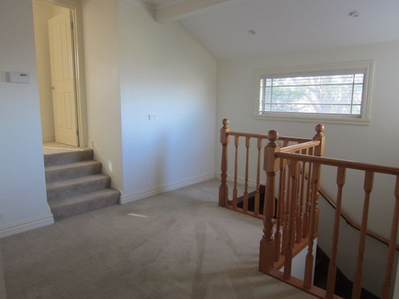 2 Aileen Avenue, Caulfield South VIC 3162