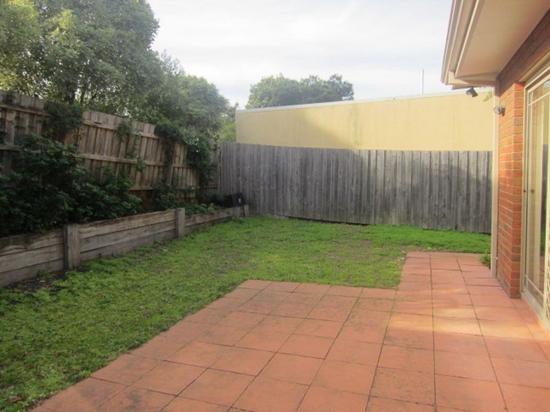 2 Aileen Avenue, Caulfield South VIC 3162