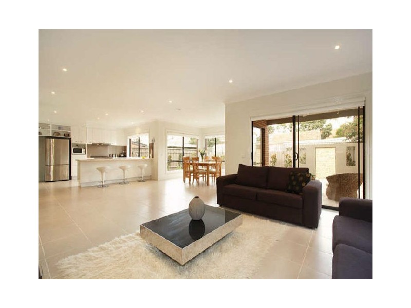 2 Bambra Road, Caulfield North VIC 3161