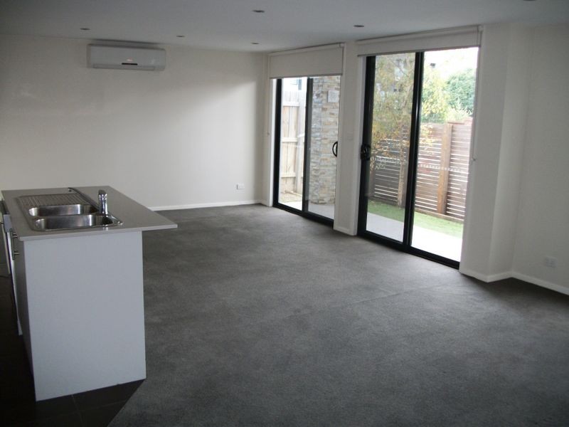 1/329 Neerim Road, Carnegie VIC 3163