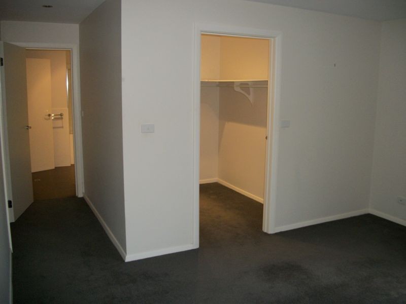 1/329 Neerim Road, Carnegie VIC 3163