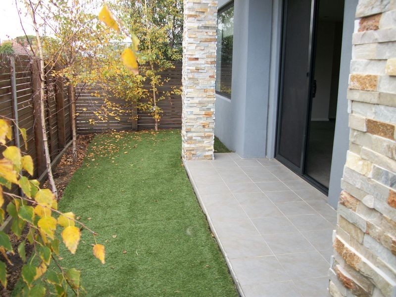 1/329 Neerim Road, Carnegie VIC 3163