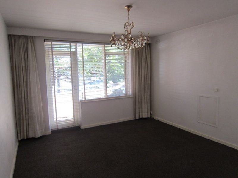 1/32 Oak Grove, St Kilda East VIC 3183