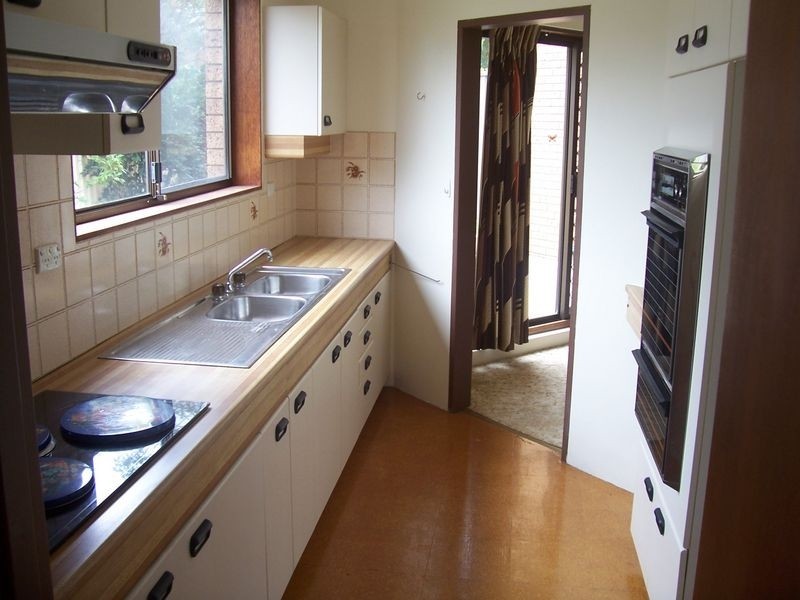 3/4 Dernancourt Avenue, Engadine NSW 2233