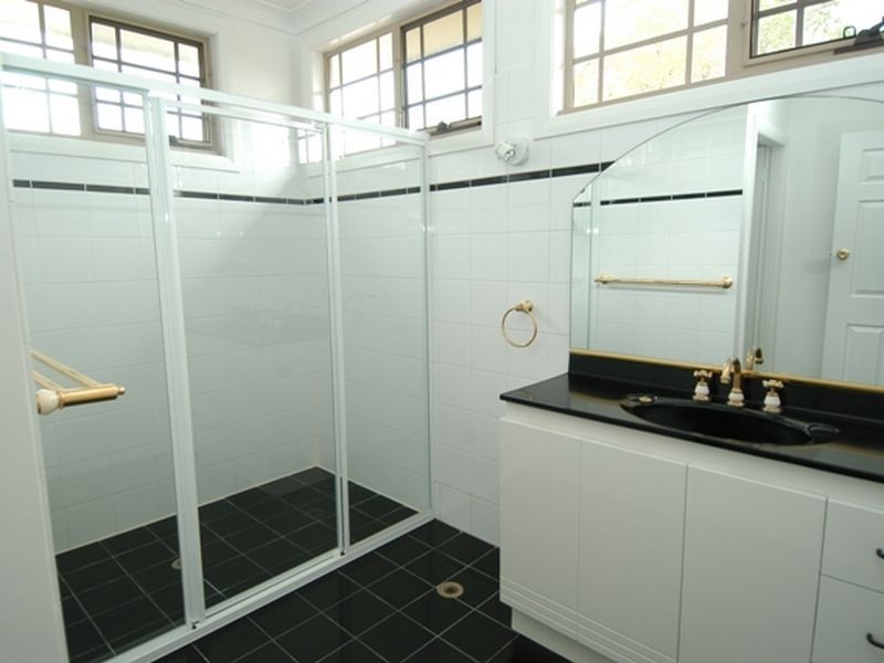 9 Sixth Avenue, Loftus NSW 2232