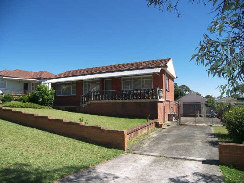 9 Parkes Street, Heathcote NSW 2233