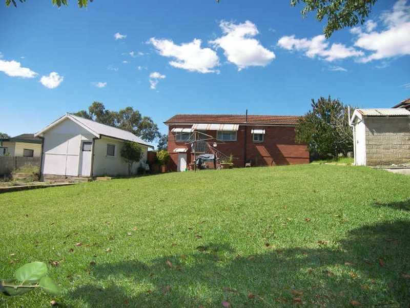 9 Parkes Street, Heathcote NSW 2233