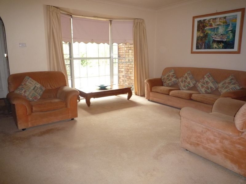 11 Roebourne Street, Yarrawarrah NSW 2233