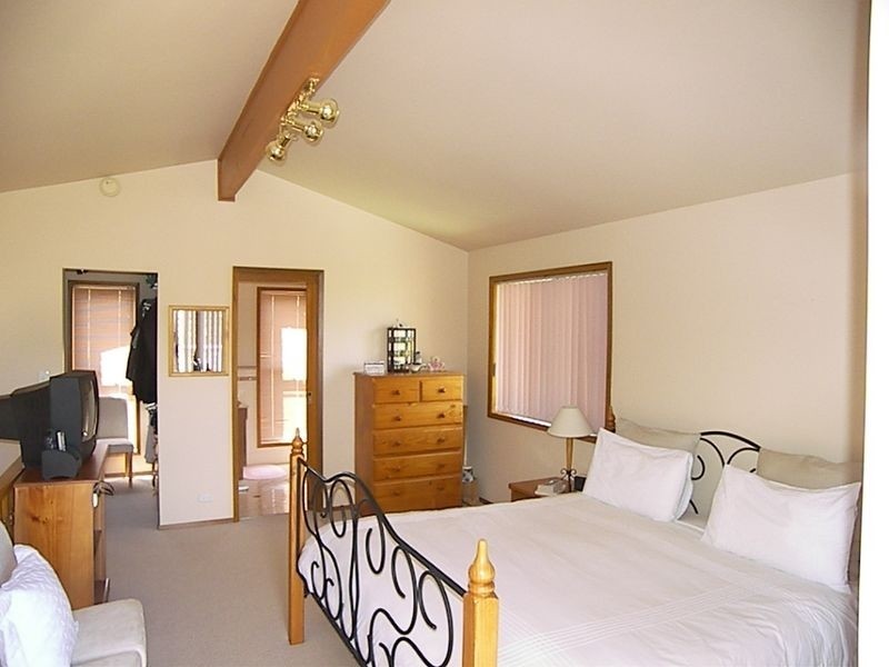 9 Finch Place, Woronora Heights NSW 2233