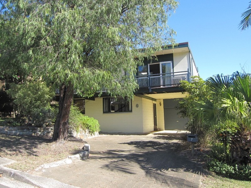 7 Corinth Road, Heathcote NSW 2233