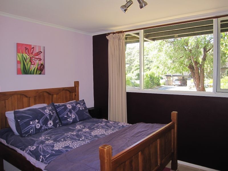 7 Corinth Road, Heathcote NSW 2233