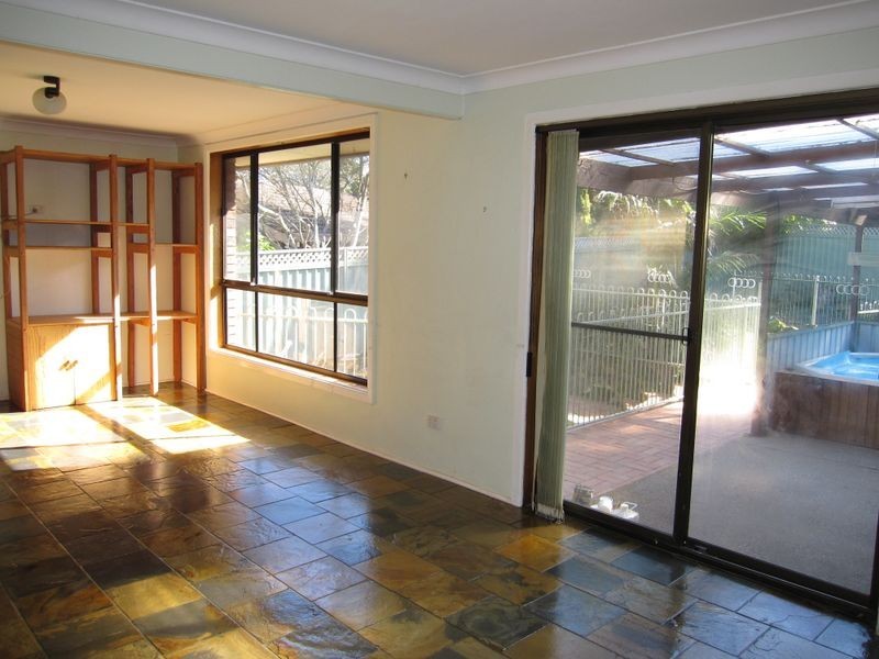 7 Ferguson Close, Menai NSW 2234