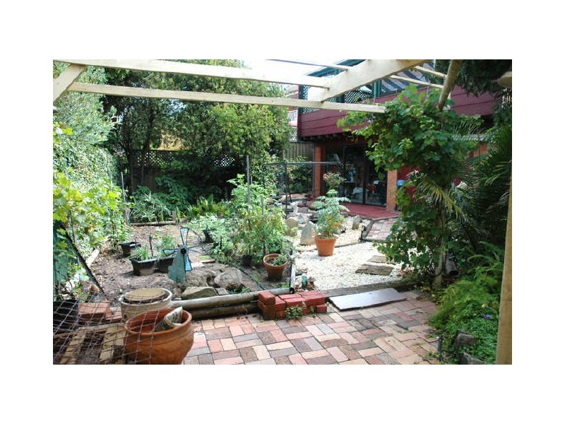 6A Old Bush Road, Yarrawarrah NSW 2233