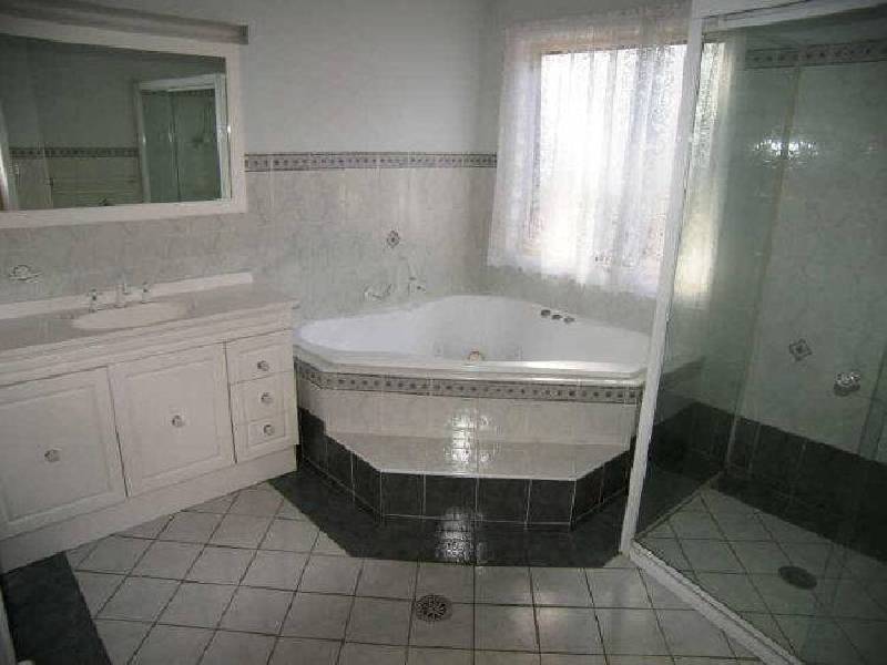 35 Forest Road, Heathcote NSW 2233