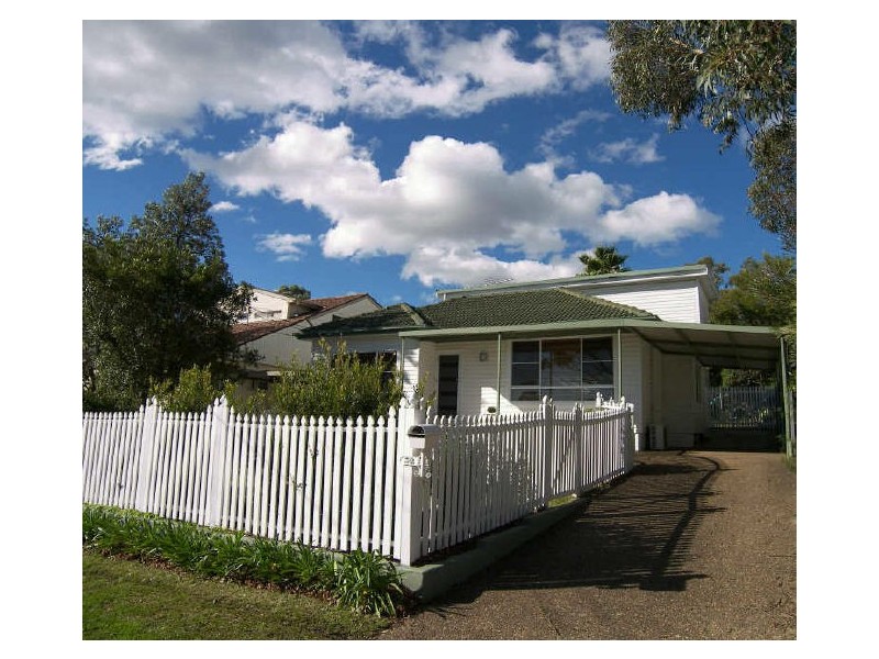 32 Wollybutt Road, Engadine NSW 2233