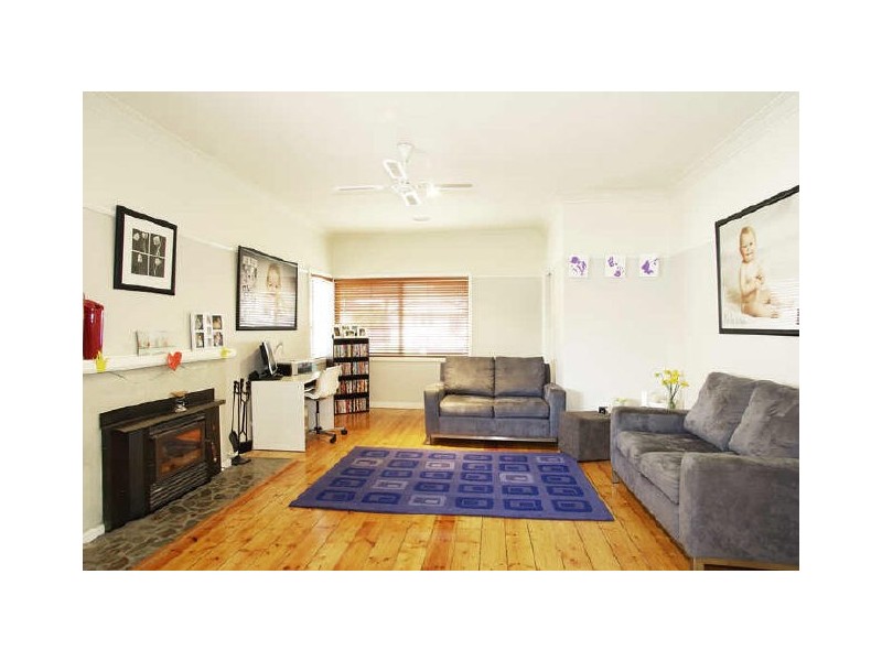 4 Mary Street, Hamlyn Heights VIC 3215