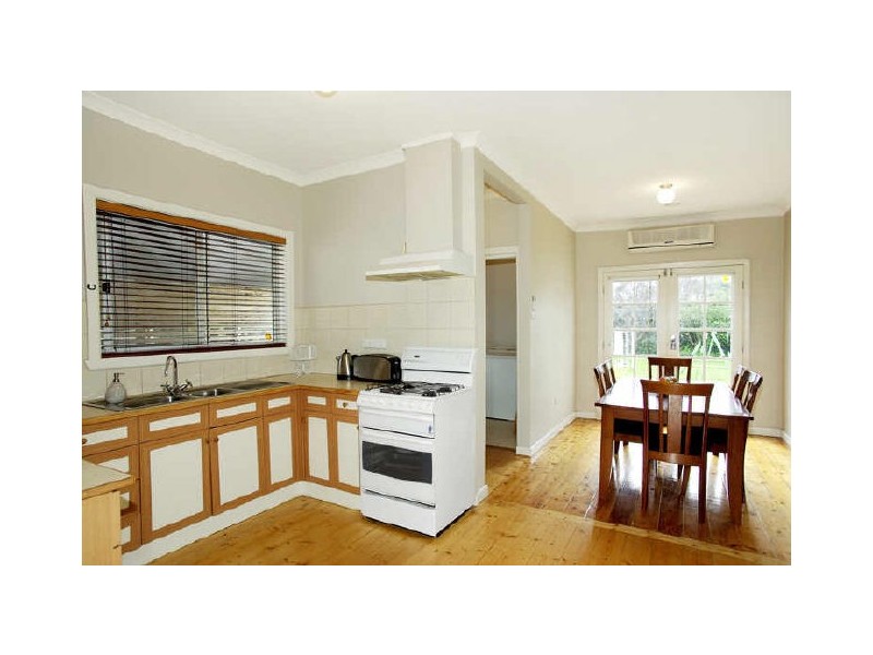 4 Mary Street, Hamlyn Heights VIC 3215