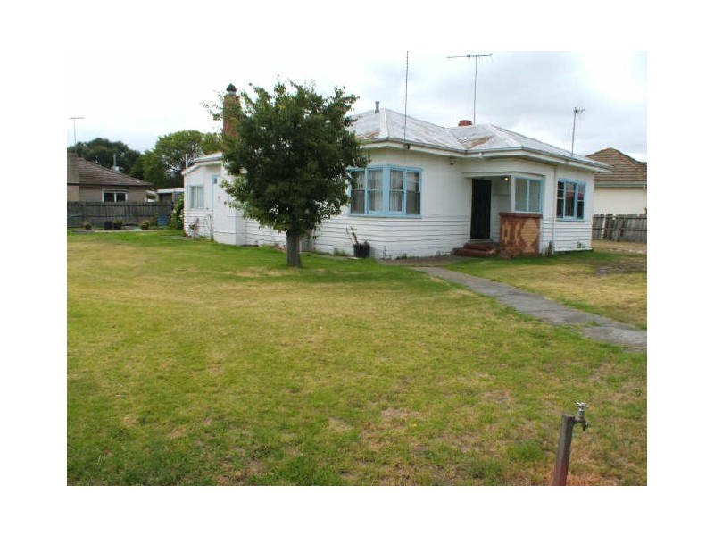 1 Tanner Street, Breakwater VIC 3219