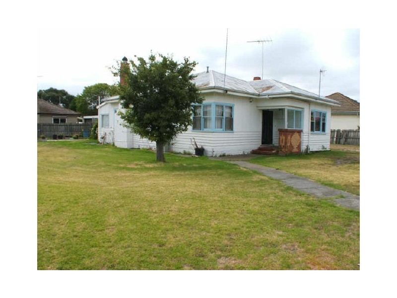1 Tanner Street, Breakwater VIC 3219