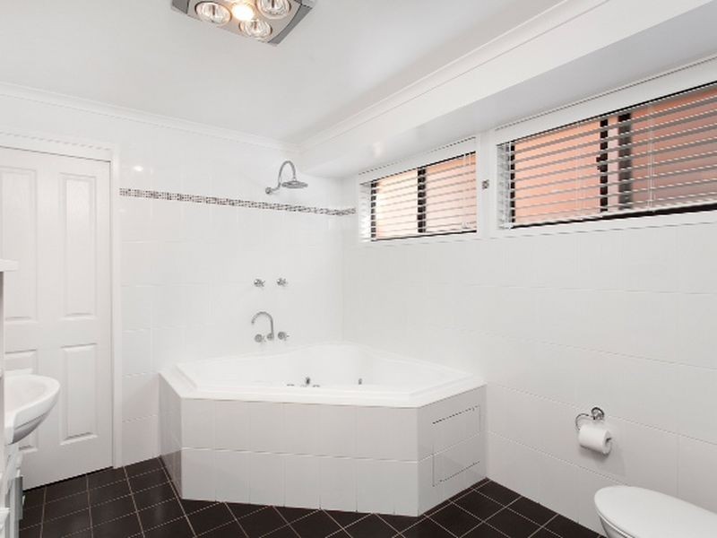 8 Sheridan Crescent, Stanwell Park NSW 2508