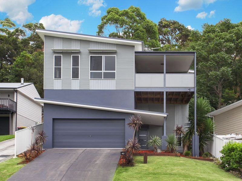 42 The Crescent, Helensburgh NSW 2508