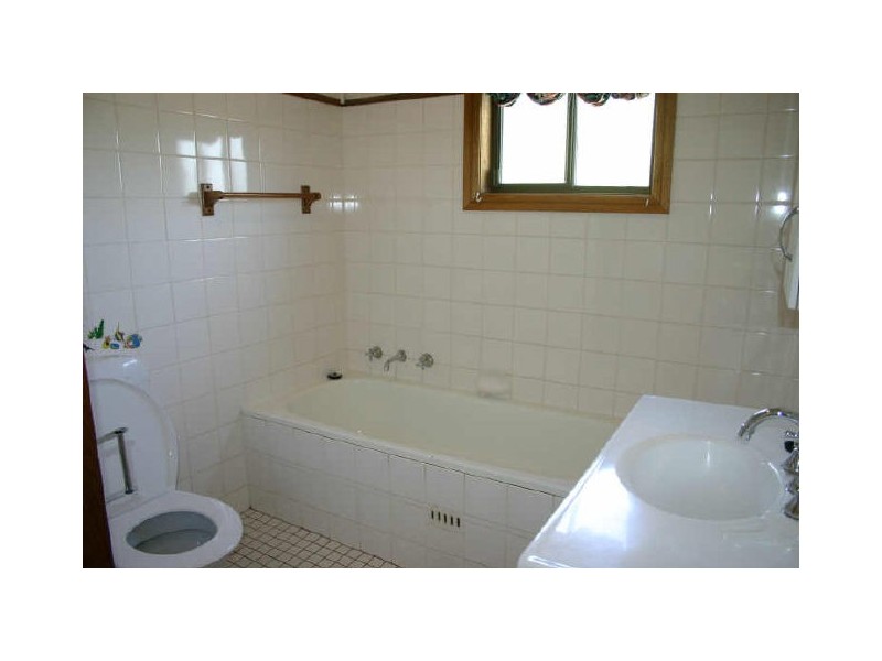 9 Parkes Street, Helensburgh NSW 2508