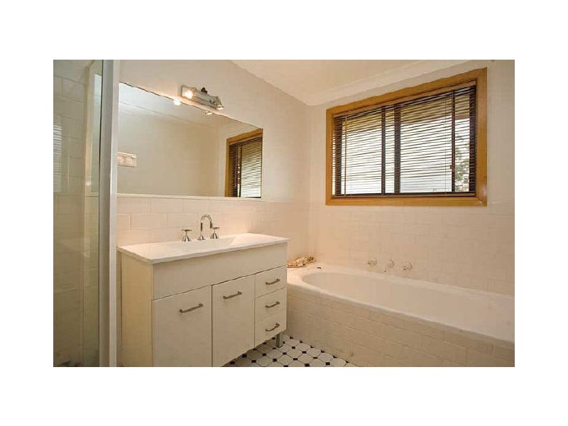 44 Halls Rd, Helensburgh NSW 2508