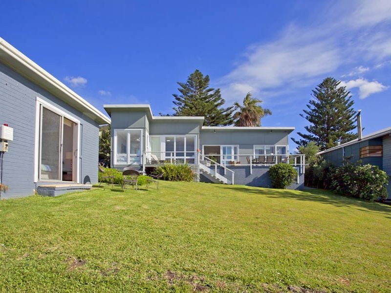 15 Kallaroo Avenue, Stanwell Park NSW 2508