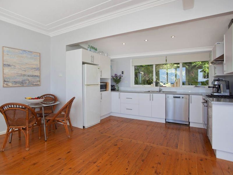 15 Kallaroo Avenue, Stanwell Park NSW 2508