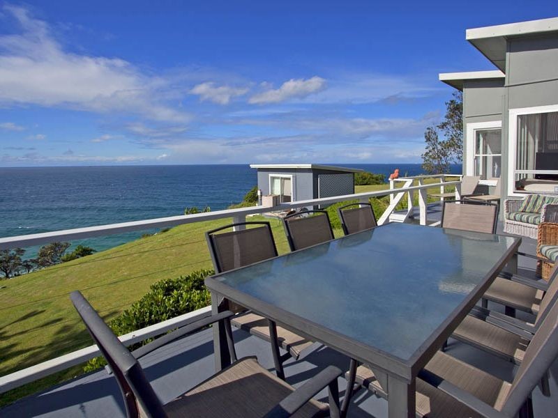 15 Kallaroo Avenue, Stanwell Park NSW 2508