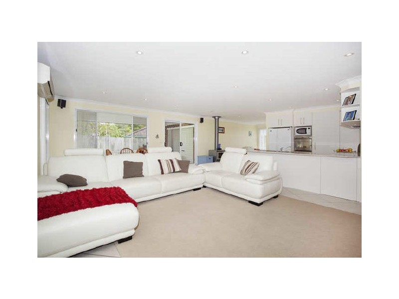 32 Chippendale Pl, Helensburgh NSW 2508