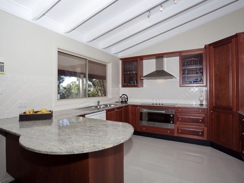 11 Domville Rd, Otford NSW 2508