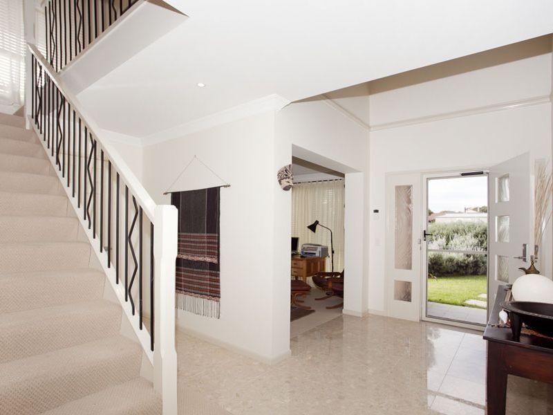 86 Walker Street, Helensburgh NSW 2508