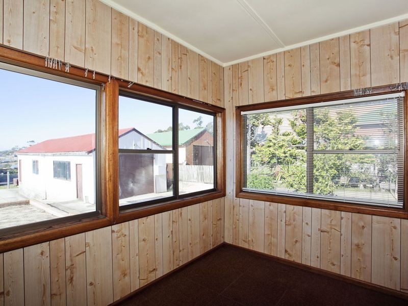 203 Parkes Street, Helensburgh NSW 2508