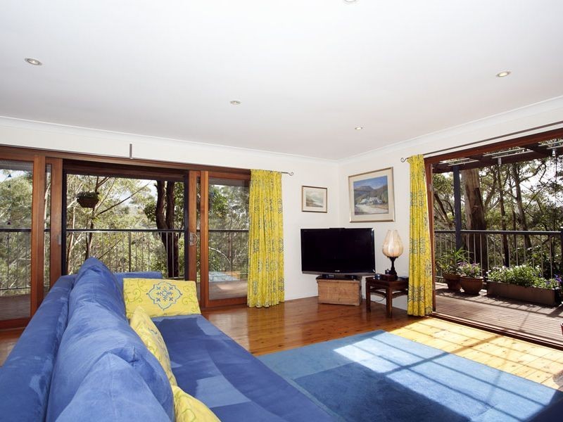 17 Domville Rd, Otford NSW 2508