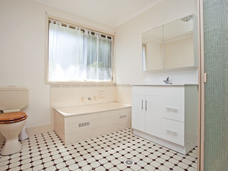 17 Chadwick Grove, Helensburgh NSW 2508